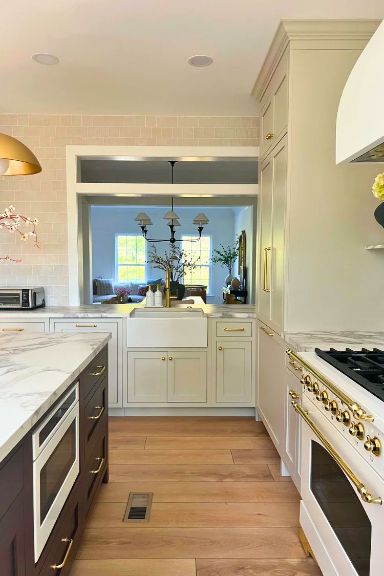 L-Shaped Kitchen With Island