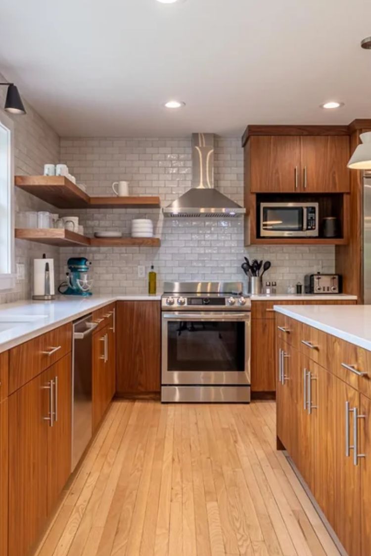 L-Shaped Kitchen With Island