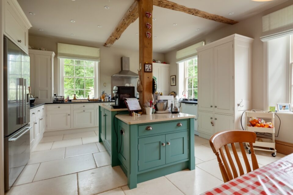 50+ Gorgeous Kitchen Island Designs Perfect for Any Home - H.M.G