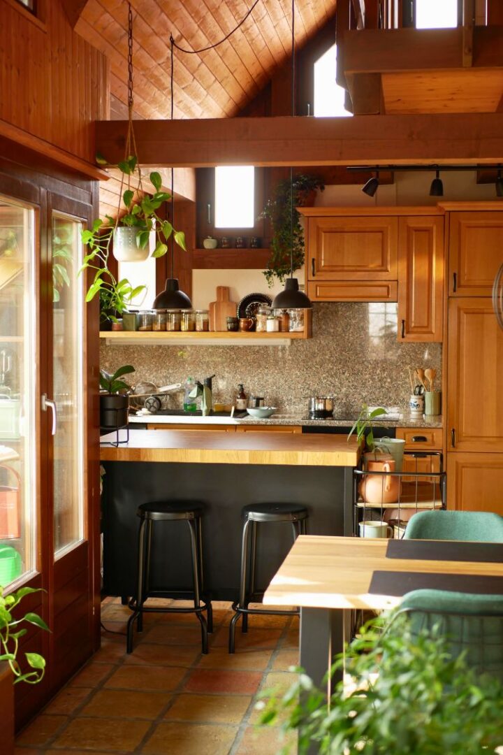 40 Clever Dining Area Ideas for Small Kitchens - H.M.G