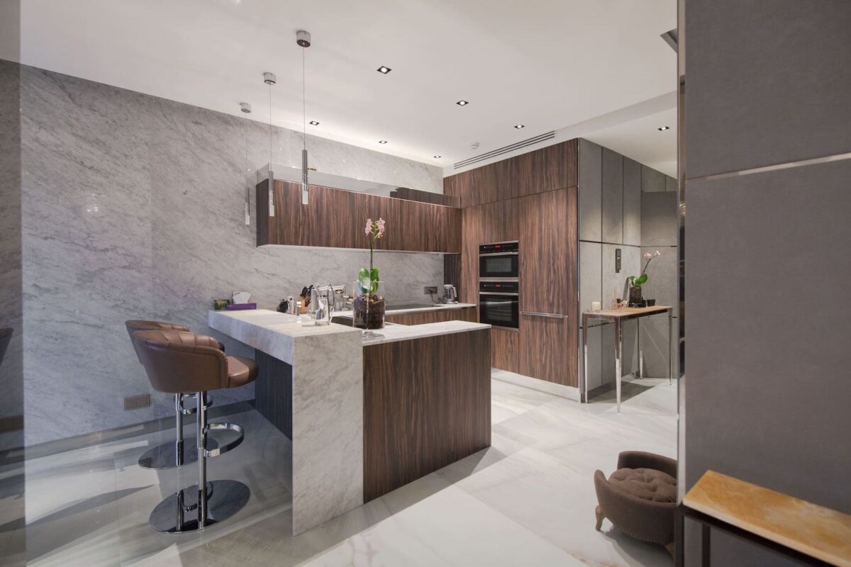 20 Stunning Kitchen Bar Designs for Your Dream Kitchen - H.M.G