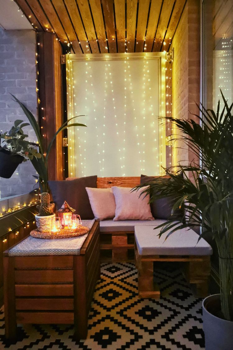 Elegant boho nook with yellow tones and plants