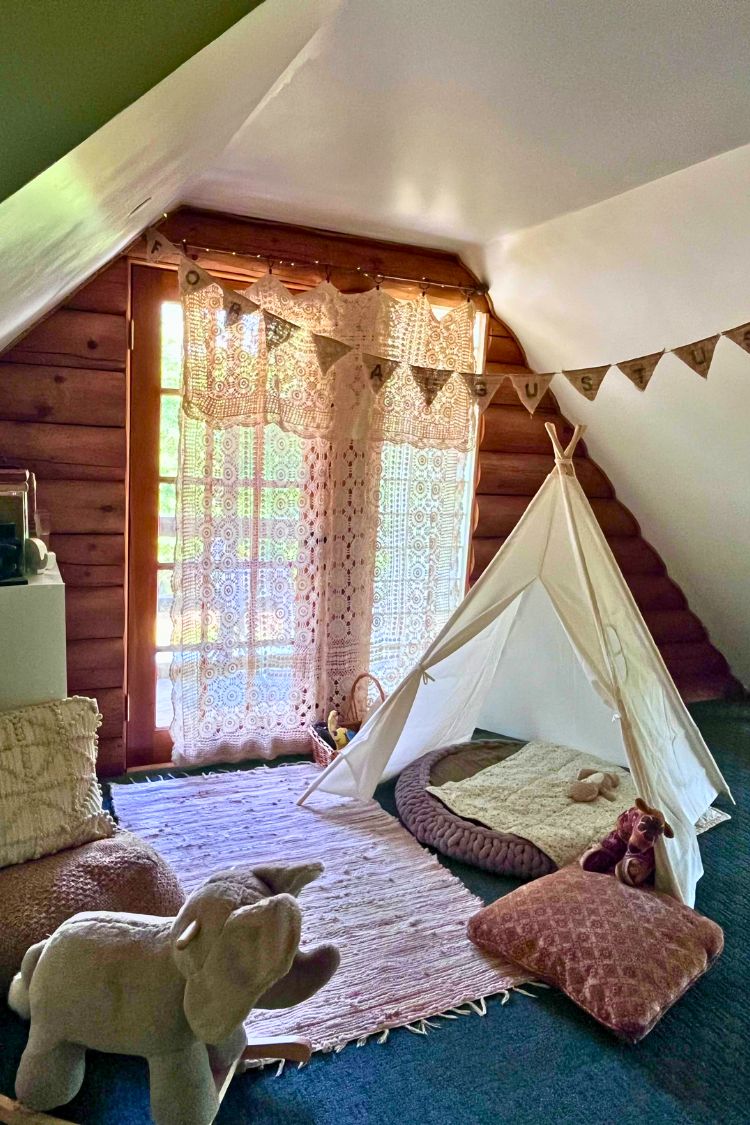 boho reading nook
