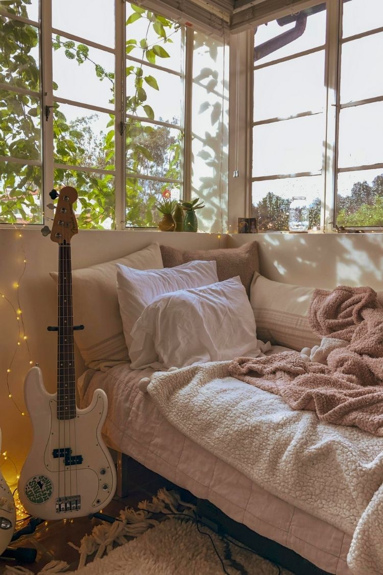 pink girl dorm room