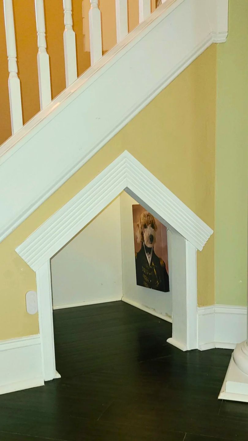 under stairs dog house (1)