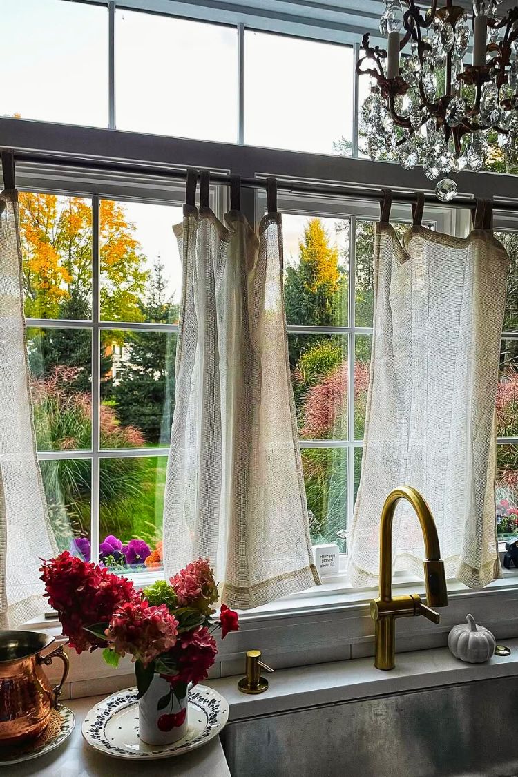 I Tried One of These Above-Sink Curtain Ideas and It Instantly ...