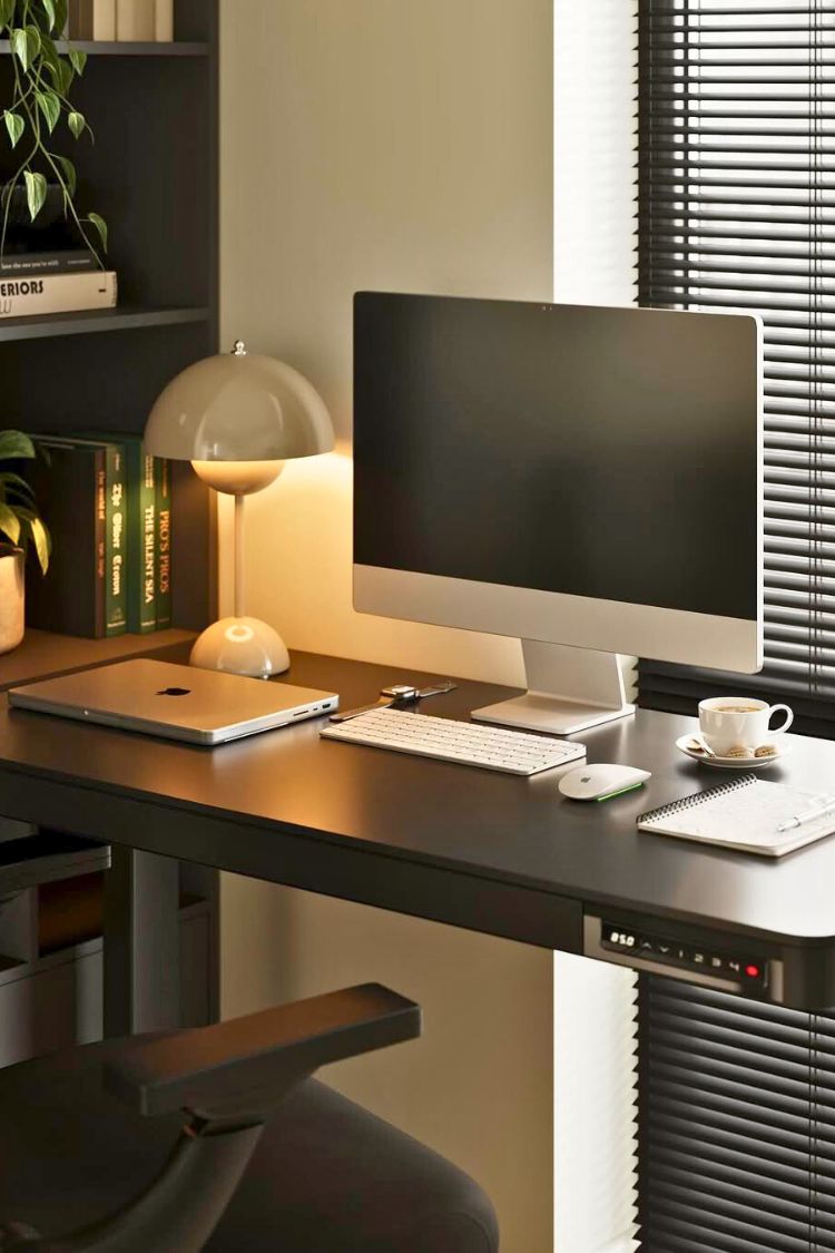 Floating Desk for a Minimalist Look