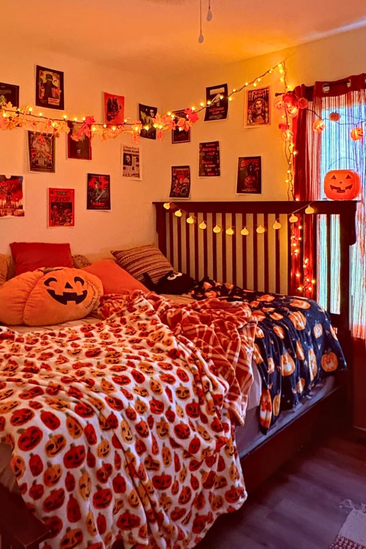 Easy DIY Halloween Bedroom