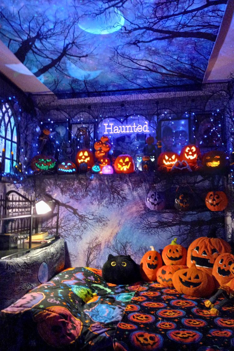 Easy DIY Halloween Bedroom