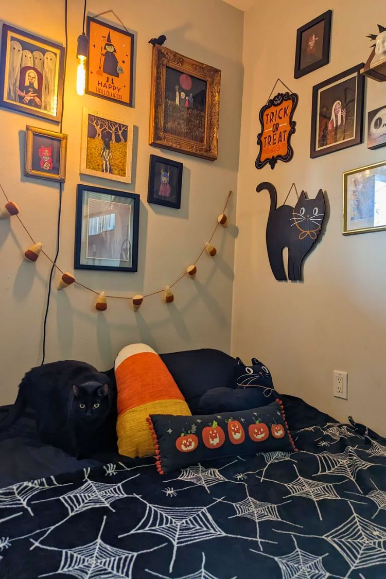 Easy DIY Halloween Bedroom