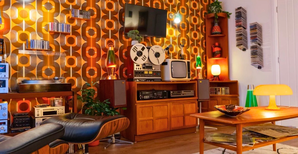 I Collected My Favorite Mid-Century Modern Apartment Living Rooms So You Don&rsquo;t Have To